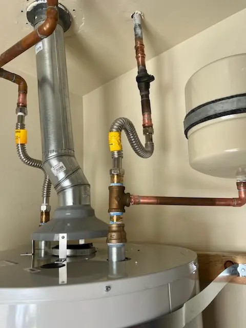 Water heater installation and plumbing repair in Roann